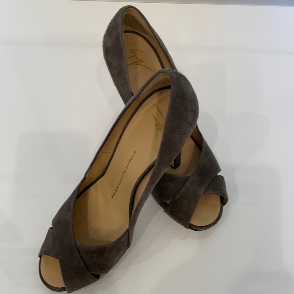 Giuseppe Zanotti Dark Gray Suede Peep Toes
